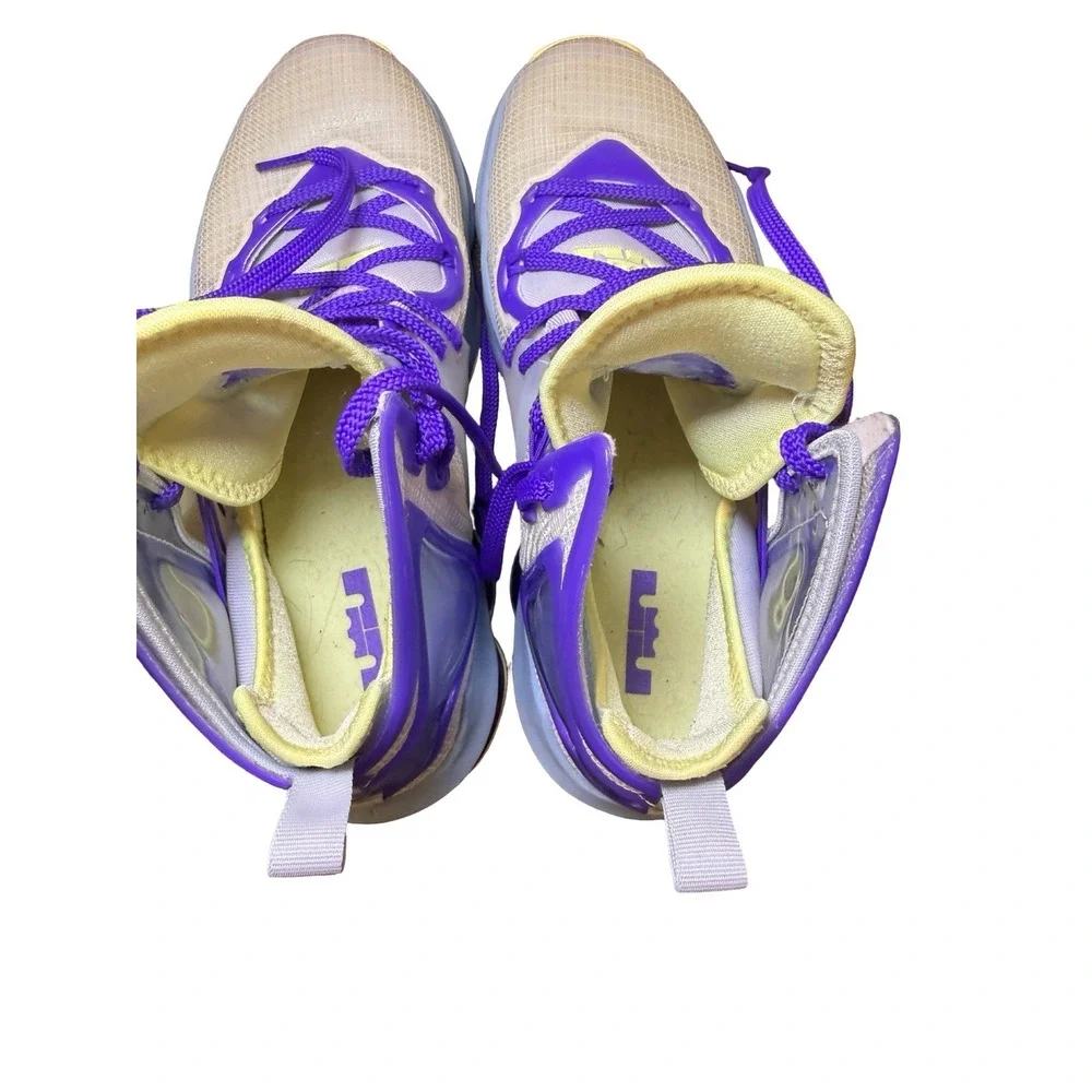 Nike lebron 19